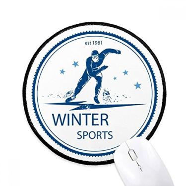 Imagem de Roupa de esqui e botas para esportes de inverno, mouse pad para mesa de escritório e tapete redondo para computador