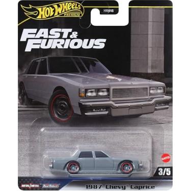 Imagem de Hot Wheels Cars, Premium Fast & Furious 1:64 Scale Die-Cast Car for Collectors Inspired by Fast & Furious Movie Franchise