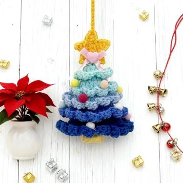 Imagem de Árvore de Natal de crochê com sino, mini enfeites de árvore de Natal tricotados feitos à mão para decoração de Natal lembrancinha de festa (azul)