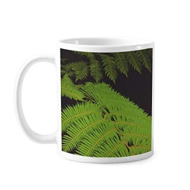 Imagem de Caneca de cerâmica para café e porcelana verde com imagem de planta da natureza