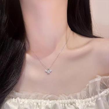 Imagem de Colar de cristal de asa de anjo prata para mulheres, pingente de coroa de strass, joia de casamento