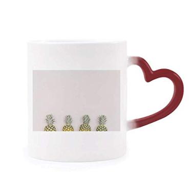 Imagem de Caneca branca sensível ao calor Fresh Pineapple fruta vermelha muda de cor