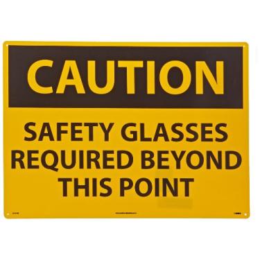 Imagem de NMC Placa OSHA C351RD, legenda "CUIDADO - ÓCULOS DE SEGURANÇA NECESSÁRIOS ALÉM DESTE PONTO", 71 cm de comprimento x 50 cm de altura, plástico rígido, preto sobre amarelo