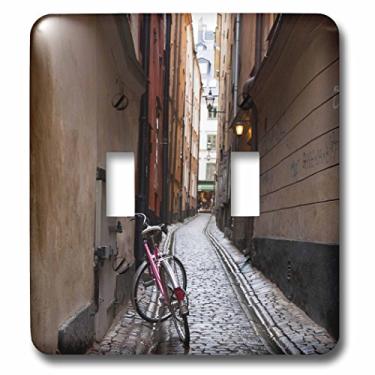 Imagem de 3dRose LLC lsp_82593_2 Estocolmo, Suécia, Bicycle in A Narrow Alley Eu28 Ist0003 Inti St Clair Interruptor duplo