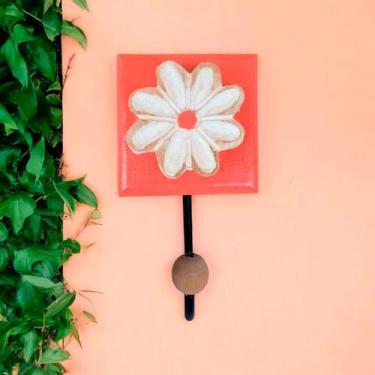 Imagem de Cabideiro de Madeira Maciça com Flor Esculpida à Mão - Elegancia Flora