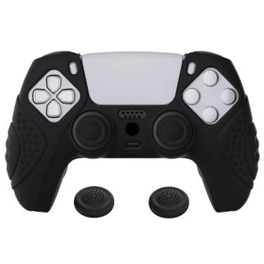 Imagem de eXtremeRate PlayVital Guardian Edition Capa de silicone ergonômica macia antiderrapante preta para ps5, capas protetoras de borracha com tampas de joystick pretas para controle ps5