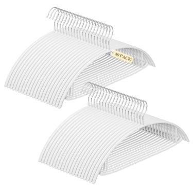 Imagem de UEAKPIC Cabides de metal resistente, pacote com 40, revestimento de PVC antiderrapante, sem batidas nos ombros, cabides de roupas para suéteres, casacos, camisas, saias, jaquetas, brancos