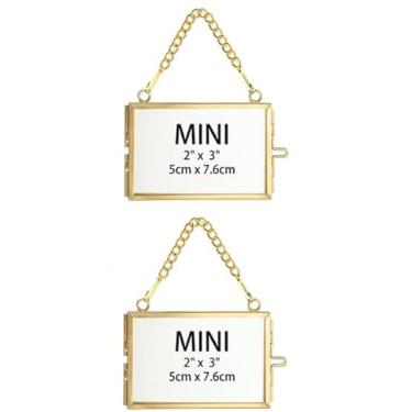Imagem de JUXYES Pacote com 2 mini molduras de enfeite de vidro para pendurar na parede, moldura pequena de latão de vidro duplo para flores prensadas, moldura flutuante de metal horizontal dourada para fotos