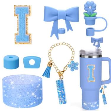 Imagem de AIERSA Conjunto de acessórios de copo azul para Stanley Cup 40 copo de 850 g com alça, decorações de pingentes de copo com tampa de cobertura de palha de flor, pingentes de letra inicial, bota de