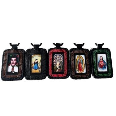 Imagem de Escapulários religiosos mexicanos feitos à mão – Pacote com desenhos variados – Vinipiel durável com detalhes tecidos à mão – Colar devocional católico espiritual (6,3 cm x 9 cm), Medium, Couro
