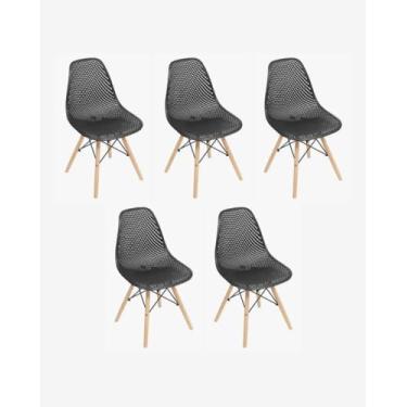 Imagem de Kit c/5 Cadeiras Eames Colméia Polipropileno Furadinha, Base Madeira - Pretas