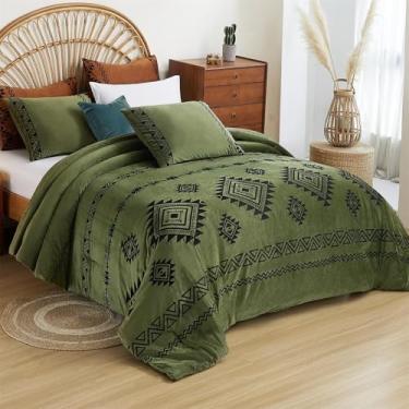 Imagem de Cmfshape Conjunto de edredom luxuoso de veludo, frente e verso, boêmio, bordado, verde-oliva, ultramacio, leve, conjunto de 3 peças, Queen 228,6 cm x 228,6 cm