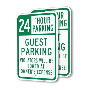 Imagem de SmartSign Placa 24 Hour Guest Parking Violators Towed At Owner's Expense - Pacote com 2, 30,5 cm x 45,7 cm, composto de alumínio (ACM) de 80 mm de espessura, furos pré-perfurados, verde e branco,