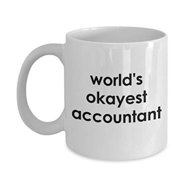 Imagem de Caneca de contador Worlds Okayest - Caneca de café de cacau quente divertido - ideia de de Natal