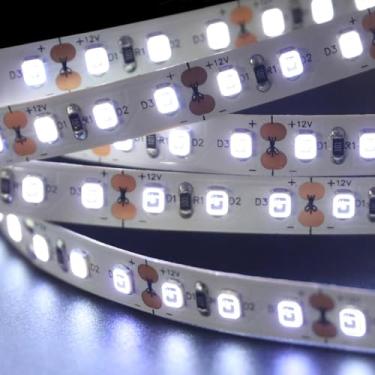 Imagem de SLL HUT Fita de LED UV de 12 V 365 nm, fita de luz ultravioleta flexível de 8 mm, luz negra 365 nm-370 nm, luz de cura UV para resina e unhas (2835 600 LEDs IP20)