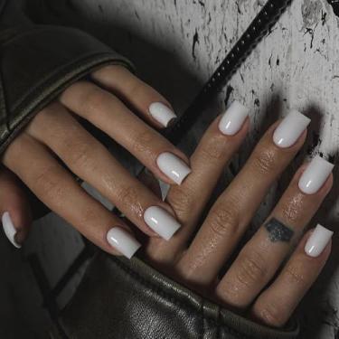 Imagem de Conjunto de unhas postiças brancas sólidas quadradas médias com design cobertura completa cola em bastão falso artificial em unha acrílica para mulheres, 24 peças