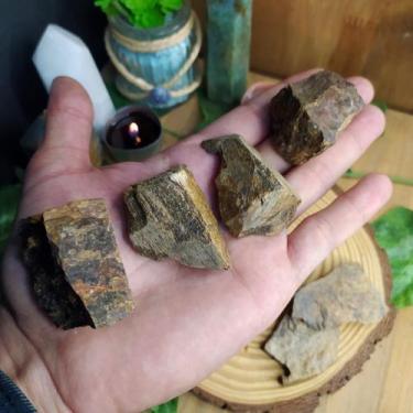 Imagem de Pedra bronzita bruta 2 a 4 cm - certeza e controle - cristal natural -