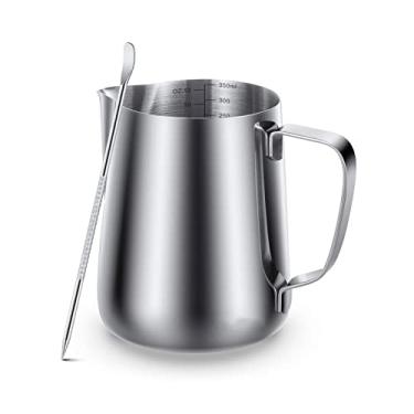 Imagem de AISAMEFE Jarro de vapor expresso de aço inoxidável, jarro de vapor espresso, copo de espuma de leite de café, jarro de café com caneta de decoração para máquinas de espresso, cappuccino, latte art (340 g)