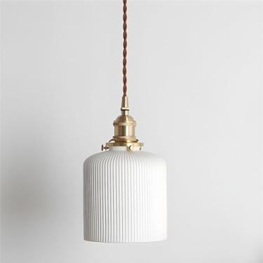 Imagem de NIUYAO Candeeiro suspenso moderno fosco com nervuras de vidro branco lustres de latão fosco para sala de estar sala de jantar restaurante presente - cilindro