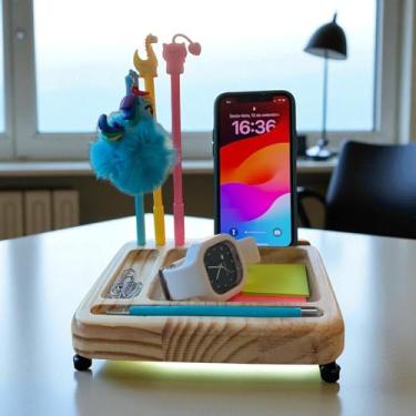 Imagem de Organizador de Mesa Iluminado em Madeira – Porta Canetas, Celular e Notas