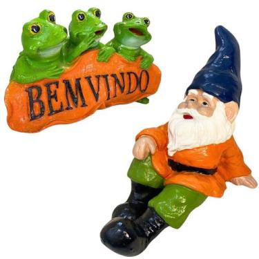 Imagem de Gnomo Sentado Com Trio De Sapos Bem Vindo em Resina Decoração Jardim H