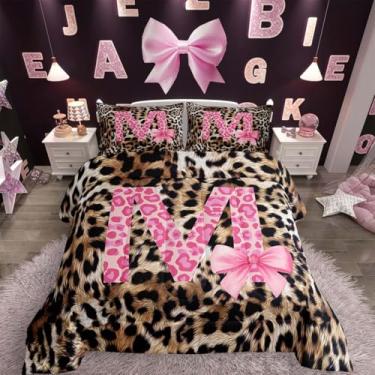 Imagem de jejeloiu Conjunto de edredom infantil casal com estampa de leopardo, letra M, laço e alfabeto, edredom para crianças, meninos, meninas, quarto de guepardo, microfibra ultramacia e respirável