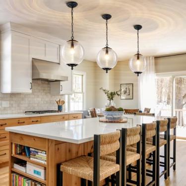 Imagem de HUOKU Lustre de globo de vidro, luzes pendentes pretas de 30,5 cm, ilha de cozinha, 1 luz, pingente de casa de fazenda, luminárias redondas penduradas para hall de entrada, sala de jantar, corredor