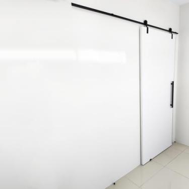 Imagem de Porta Branca 1m + Kit De Correr 2m + Puxador Flat Preto