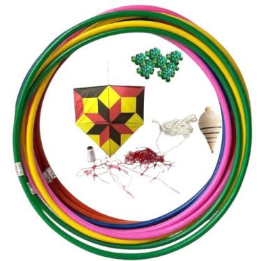 Imagem de Kit 10 pipas + 10 bambole + 200 bolinhas de gude + 10 piões - Genérica