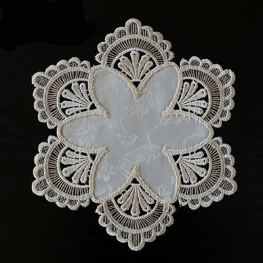 Imagem de Toalha de mesa de cabeceira redonda capa de mesa de renda macramê toalha de mesa clássica jacquard pequena toalha de mesa de linho toalha de mesa para cômoda cachecol para casamento, férias, festa