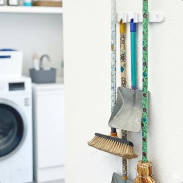 Imagem de Suporte Organizador De Parede Para Vassouras Rodo Com Ganchos Resistente Porta Vassouras(SUPORTE VASSOURA BRANCO 2 UNID)