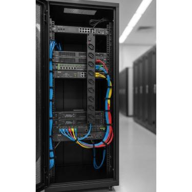 Imagem de Régua Rack 19" 8 Tomadas LED Bivolt: Segurança e Organização - Congrat