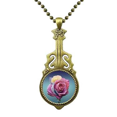 Imagem de Colar com rosas em rosa escuro com pingente de música de guitarra antiga