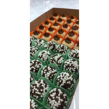 Imagem de 50 Brigadeiros Gourmet - Sicao ou Callebaut 