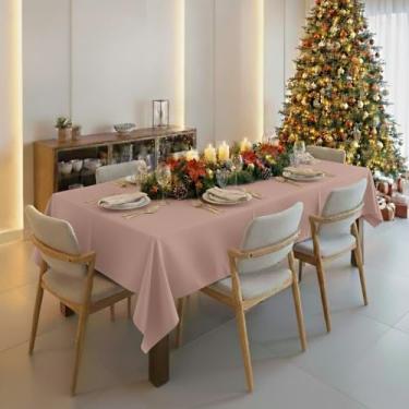 Imagem de Este conjunto de toalha de mesa de duas peças mede 2,00 x 1,40 metros e é feito de tecido Oxford premium com bordas reforçadas(Rosa Bebê)