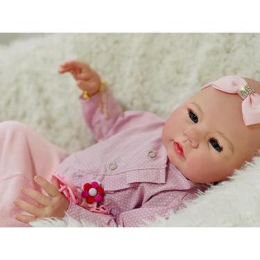 Imagem de Bebê Reborn Menina Carequinha Realismo, Corpo Inteiro Silicone e Toma 