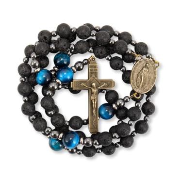 Imagem de Rosário preto de pedra vulcânica para homens, colar de rosário católico com medalha de santo e cruz, colar de rosário forte com contas de olho de tigre azul em caixa de presente portátil, 52 cm, Pedra