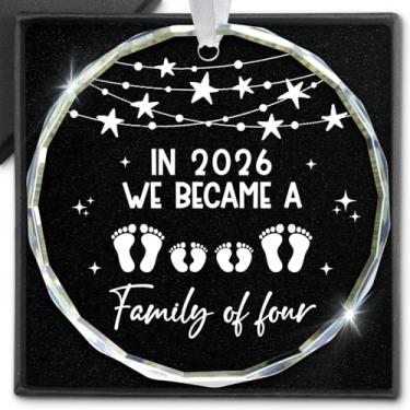 Imagem de Presentes de anúncio de bebê Ornamento de vidro para família 2026 em breve anúncio de bebê em 2026 nos tornamos uma família de quatro novos pais presentes para casais primeira vez mãe pai presente