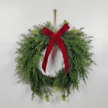 Imagem de BAHULA Guirlanda de Natal artificial, guirlandas de Natal para porta da frente, guirlanda de Natal com laço vermelho para parede, ambientes internos e externos, decoração de Natal, 42 cm