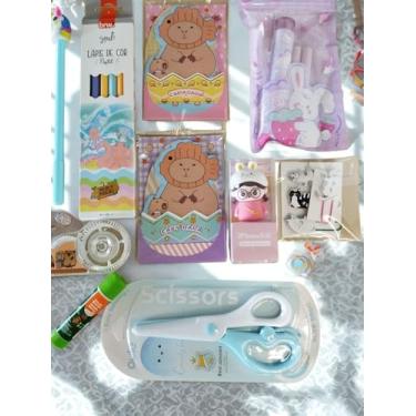 Imagem de Kit de Papelaria Fofa com 10 Itens e Estojo de 36 Canetas Marcadoras Coloridas, Inclui Clipes, Lápis, Tesoura escolar, Cola escolar, Post-its e Corretivo