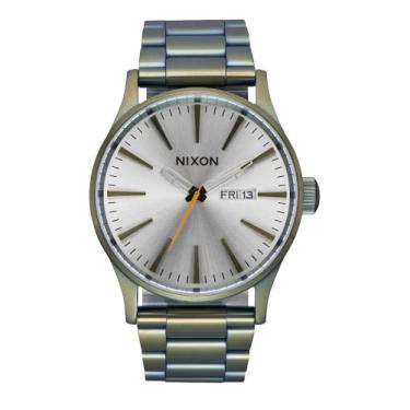 Imagem de Nixon Relógio masculino Sentry SS de aço inoxidável dia/data, 42 mm, WR, 100 metros, A356, Branco vintage/excedente, One Size, Sentry SS