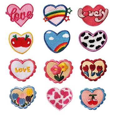 Imagem de Remendos de coração autoadesivos bordados para decoração, apliques de roupas costurados com padrões variados, lindos adesivos aleatórios de amor para bolsas, barracas, camiseta, jeans, saia, coletes