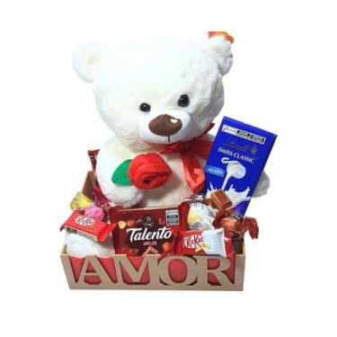 Imagem de Cesta Namorados com Urso com Flor, Chocolate Suíço e Bombons