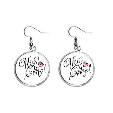 Imagem de Brinco feminino com citação de coração Kiss Me, escrita à mão, pingente de prata