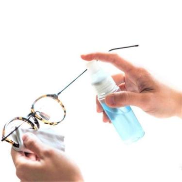 Imagem de 01 Unidade de Kit de Limpeza para óculos com 4 unidades Limpa Lentes +