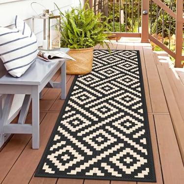 Imagem de Tapete GENIMO para área externa, reversível, 76 cm x 243 cm, de palha de plástico, impermeável, com estacas, p/ acampamento, pátio, trailer, varanda, quintal, piquenique, deck (preto e bege)