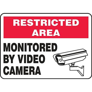 Imagem de Accuform MASE903VS Placa adesiva de segurança de vinil, legenda "Área restrita monitorada por câmera de vídeo" com gráfico, 25,4 cm de comprimento x 35,5 cm de largura x 0 cm de espessura,