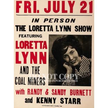 Imagem de Pôster de concerto Loretta Lynn 28 x 38 cm - Magnificent Live Performance - Nashville, Tennessee - Legendary American Music - Country Superstar - Cantor icônico - Honky Tonk Hero - Memorabilia vintage