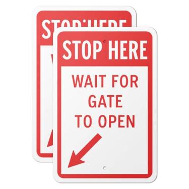 Imagem de 101SIGNCITY (Pacote com 2) 30,5 cm x 45,7 cm Stop Here – Wait for Gate to Open Sign | Alumínio resistente de 40 Mil | Laminado, protegido UV, resistente à água e poeira | Placa de acesso ao portão