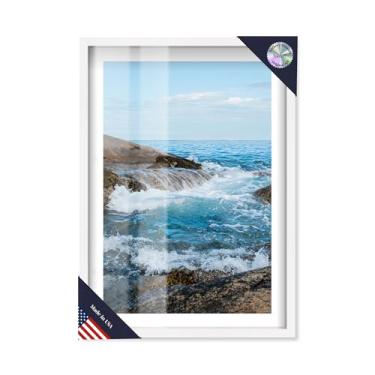 Imagem de Foaming Water Frenzy Shadowbox Impressão de arte costeira por Notoriart, moldura branca, 40,6 x 61 cm